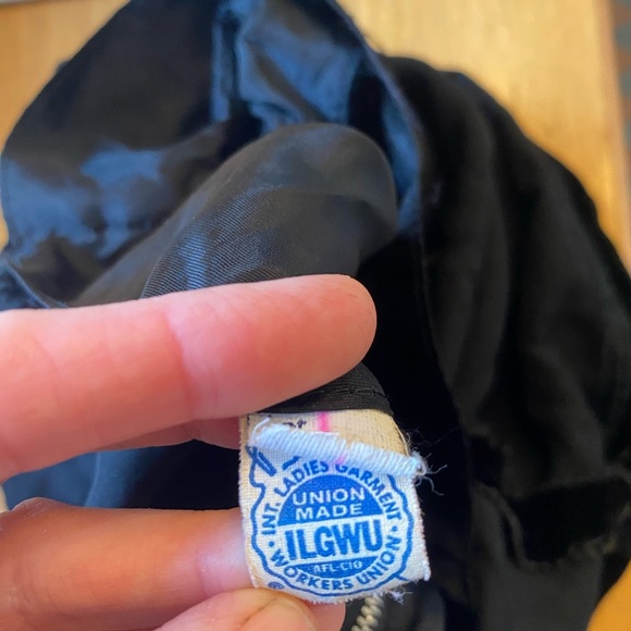 Vintage Womens 1960s Black Velvet Sleeveless Top - Picture 7 of 7